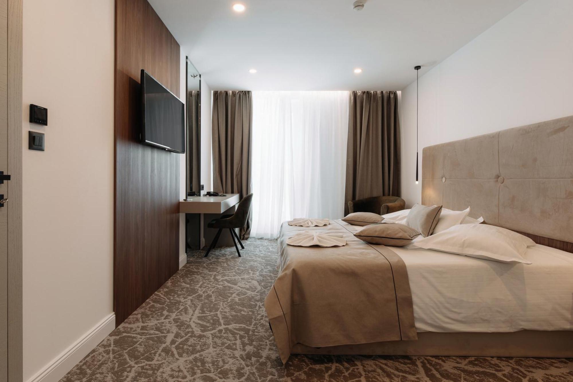 Fanat Hotell 4*